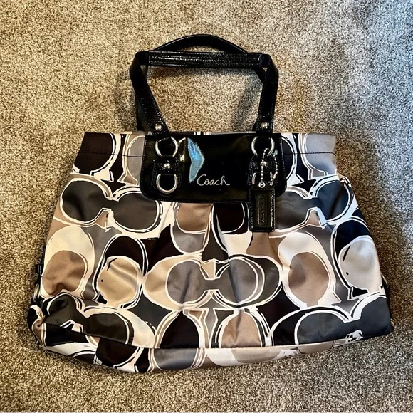 Coach Ashley Scarf Print - Picture 1 of 6